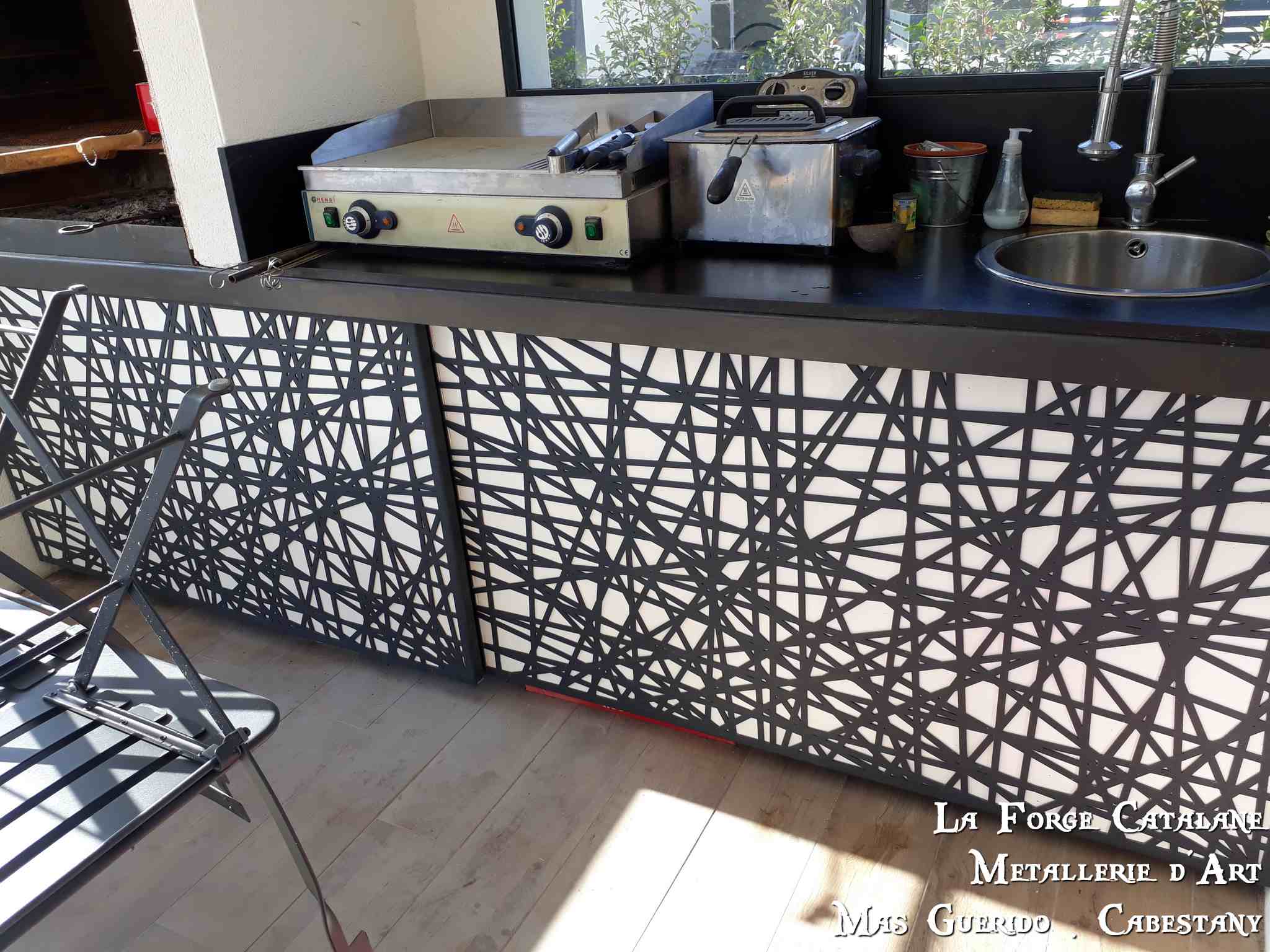 Porte sous barbecue decoupe laser fer forge catalane cabestany - 250KB.jpg